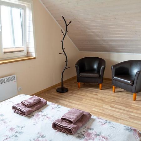 Cosy Family Guesthouse With Sauna And Garden Kuressaare Zewnętrze zdjęcie